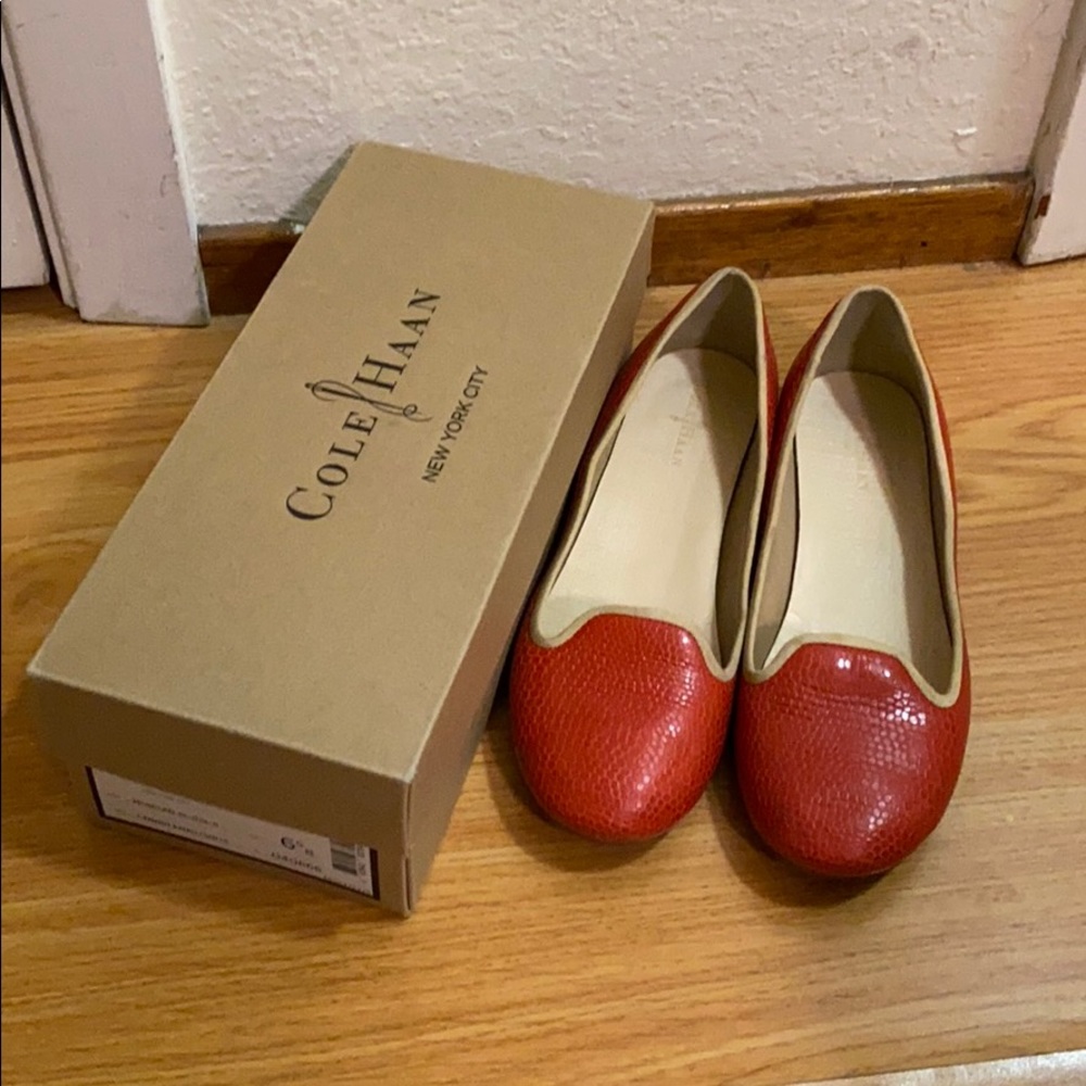 Cole haan coral red flat (size 6.5)